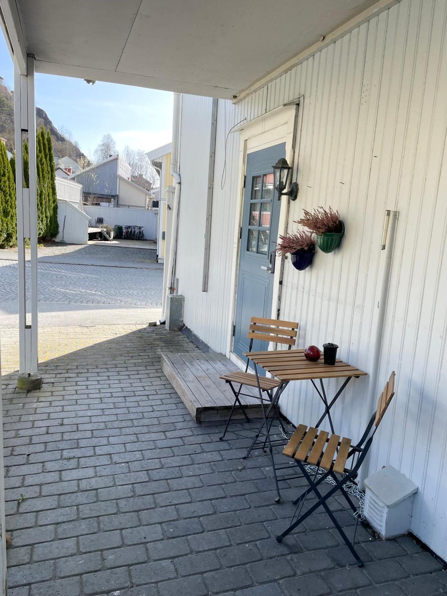 Sentral Og Fargerik Bygardsleilighet Halden Exterior photo